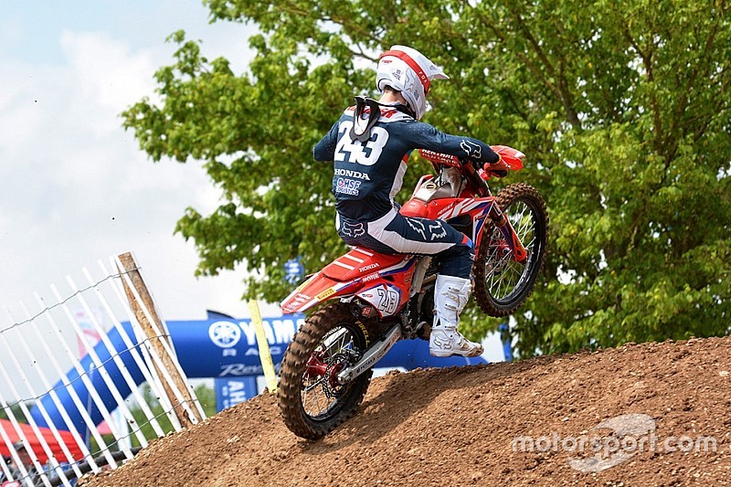 Terza pole position stagionale per Gajser in Francia, indietro Cairoli