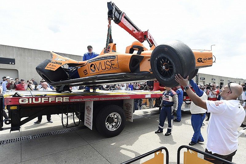 L'auto distrutta di Fernando Alonso