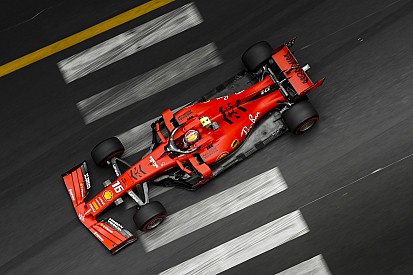 Webber: Ferrari debería considerar olvidarse de 2019 pronto