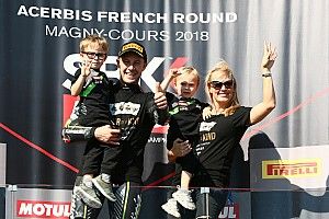 WSBK Magny-Cours: Rea oppermachtig naar vierde wereldtitel, Van der Mark P7