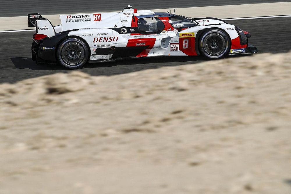 WEC Bahrain 8 Hours: Toyota's #8 team leads at halfway point