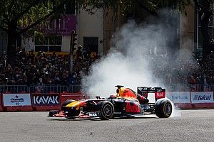 Sergio Pérez hará una exhibición con un Red Bull de F1 en Guadalajara