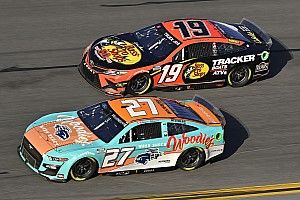 Teljes szezont akar teljesíteni a NASCAR-ban a korábbi F1-es világbajnok