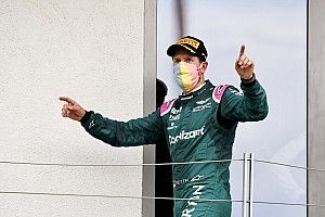 Schumacher: ''Vettel, bir şey kötü gittiğinde kasvetli görünmemeye çalışıyor''