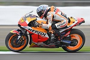 Эспаргаро на Honda взял поул MotoGP в Сильверстоуне
