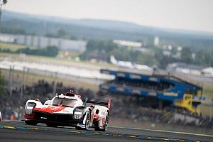 ル・マン24時間:16時間経過し、トヨタはワンツー体制をキープ。現地は日の出を迎え残り8時間に突入