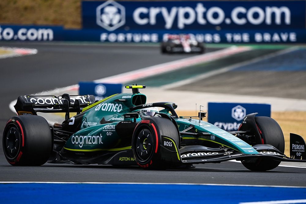 Ez az Aston Martin válasza azoknak, akik a hátsó szárnyukat kritizálják
