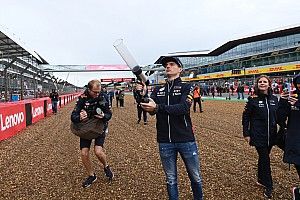 Hamilton, contra los abucheos a Verstappen: "Somos mejores que eso"