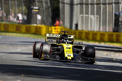 Ricciardo verrast door 'vreemd' probleem met veiligheidsgordel
