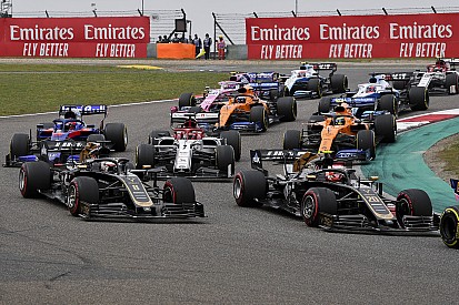 Sainz : Kvyat aurait dû être plus patient