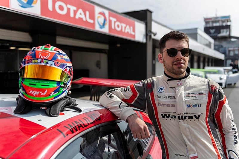 Waliłko w czołówce testów Carrera Cup