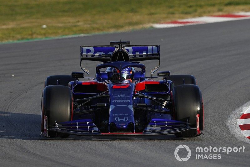 Albon pone a Toro Rosso en lo más alto en la sesión matutina