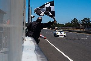 Porsche: Enzo Elias segura Felipe Baptista e vence pela 3.8 em Estoril