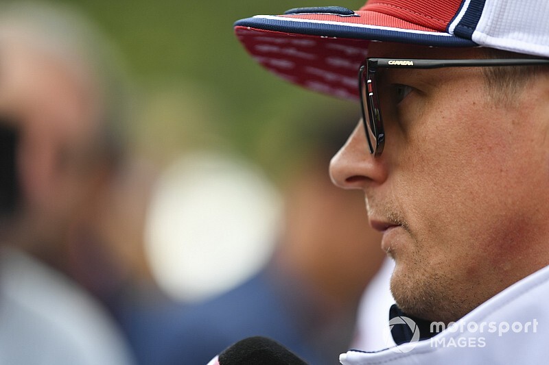 Megjelent Räikkönen limitált szériás csomagja: „Leave me Alone.”
