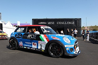 MINI Challenge: Sandrucci domina Gara 1 a Vallelunga