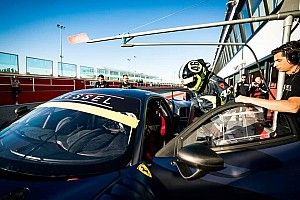 In beeld: Rossi test Ferrari 488 GT3 voor 12 uur van Abu Dhabi