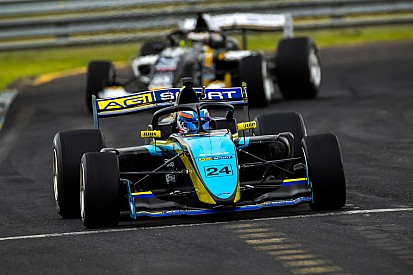 Sandown S5000: Martin takes first pole by 0.01s