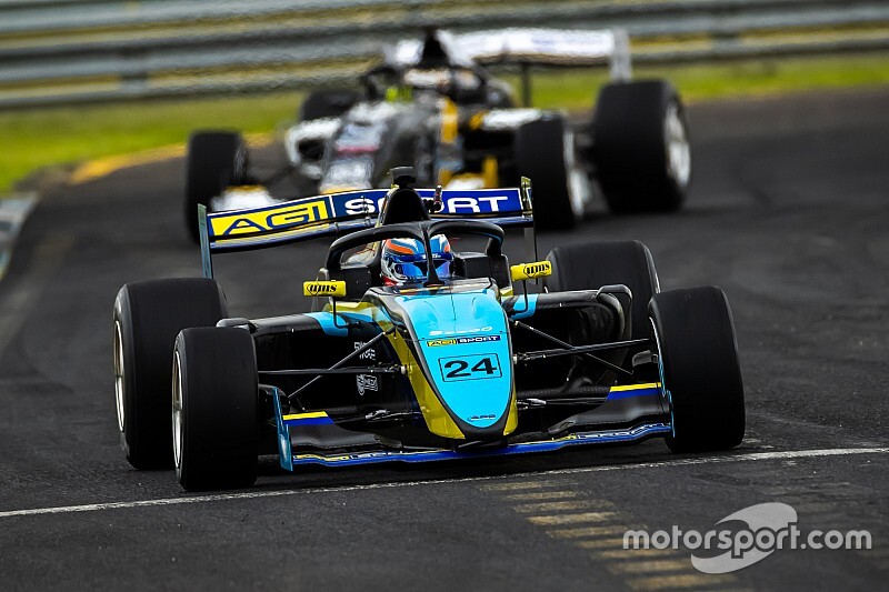 Sandown S5000: Martin takes first pole by 0.01s