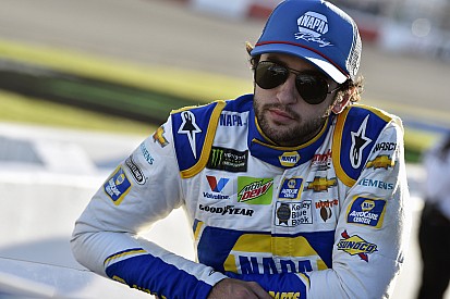 Chase Elliott's title hopes end with a crash at Phoenix
