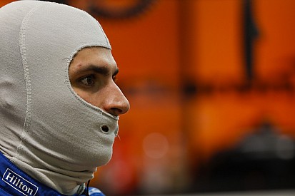 Norris nagyokat hibázott, Sainz nagyot ment Szingapúrban