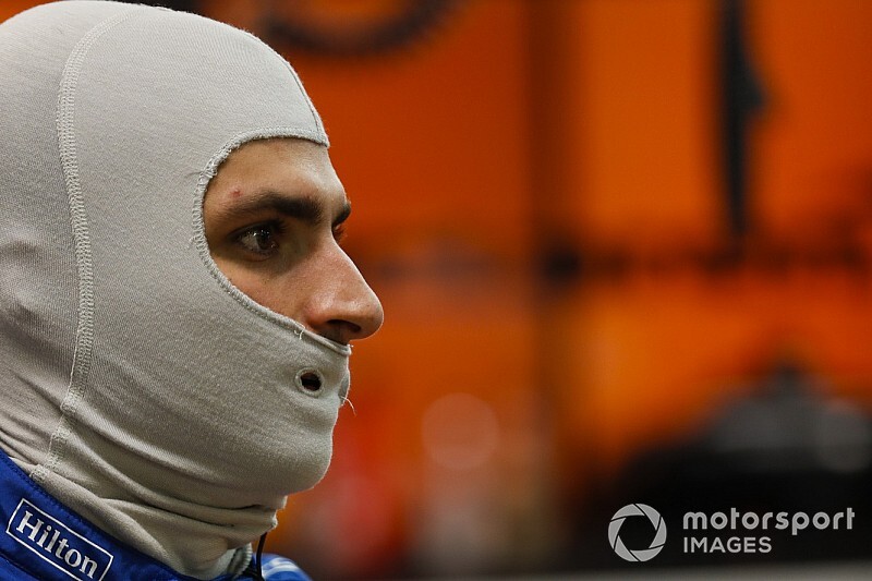 Norris nagyokat hibázott, Sainz nagyot ment Szingapúrban