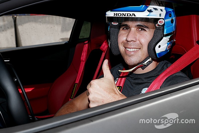 VÍDEO: Robert Wickens pilota carro esportivo pela primeira vez após acidente