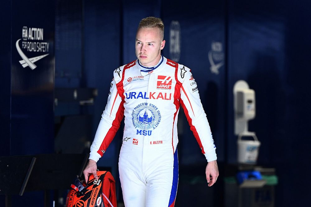 Mazepin se disculpó con Pérez tras el GP de Portugal