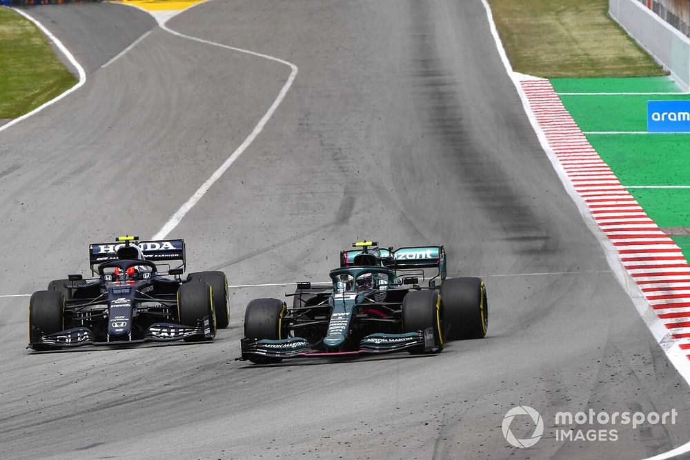 Sebastian Vettel, Aston Martin AMR21, Pierre Gasly, AlphaTauri AT02