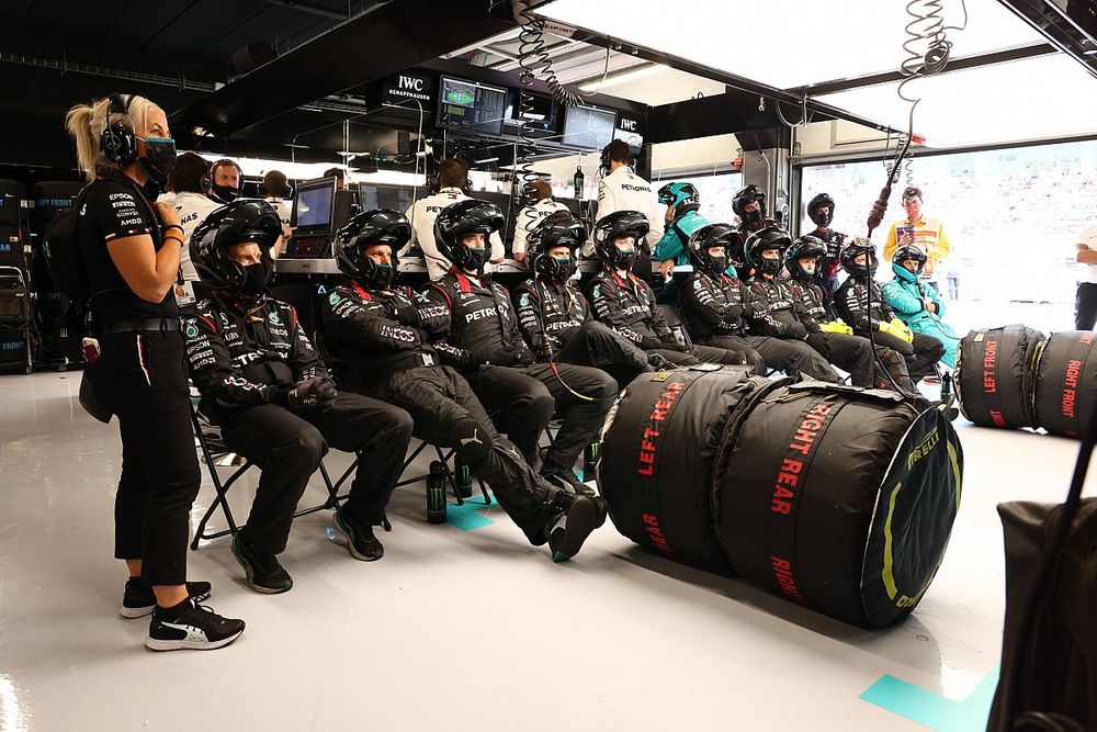 Az F1 limitálhatja, hogy a csapattagok hány futamon vehetnek részt