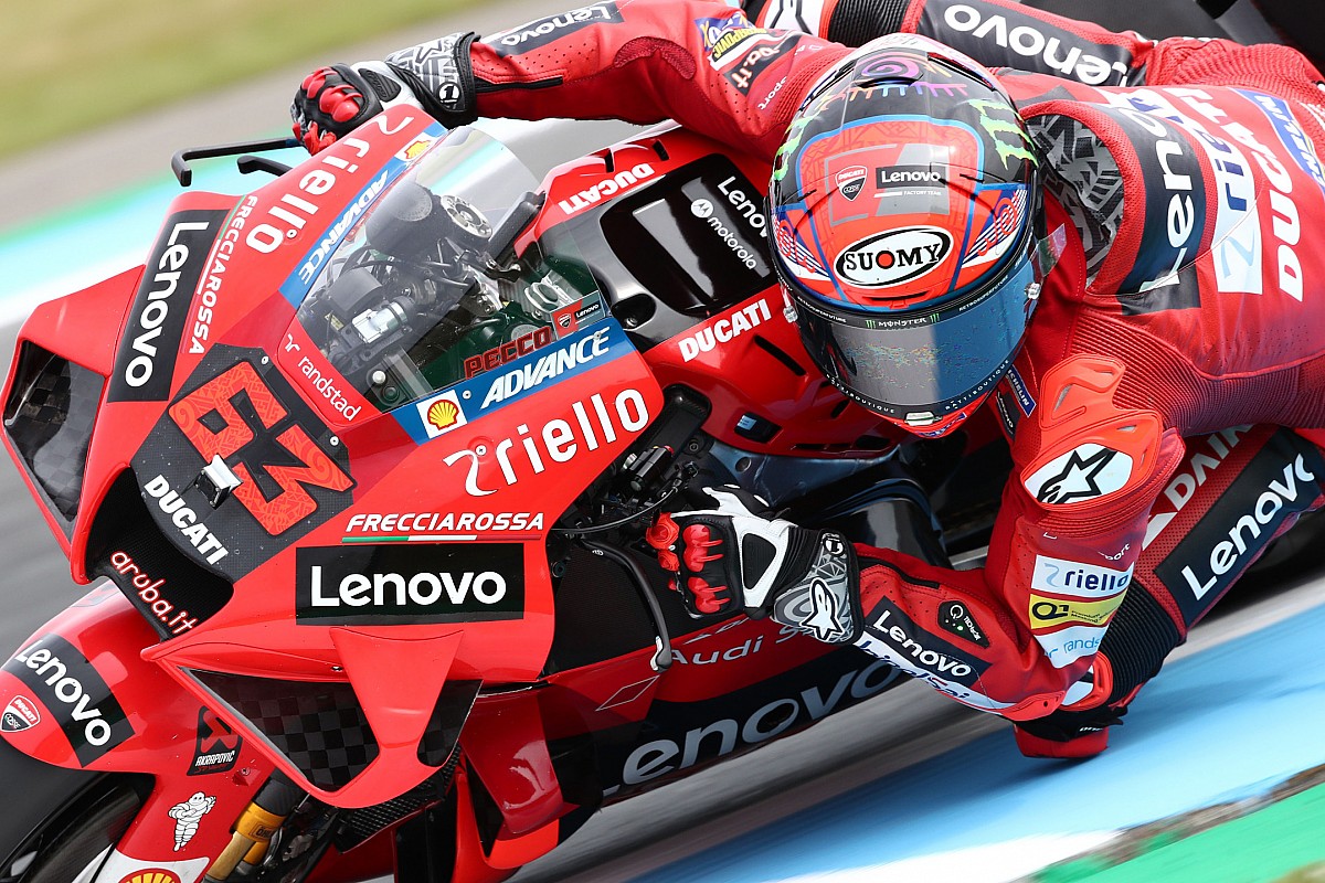 Bagnaia: "Ducati in difesa? Presto per dirlo"