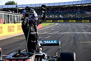 Triunfo de Hamilton y KO de Verstappen en una memorable carrera