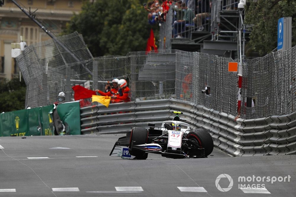 Chassis Schumacher in orde ondanks half miljoen aan schade