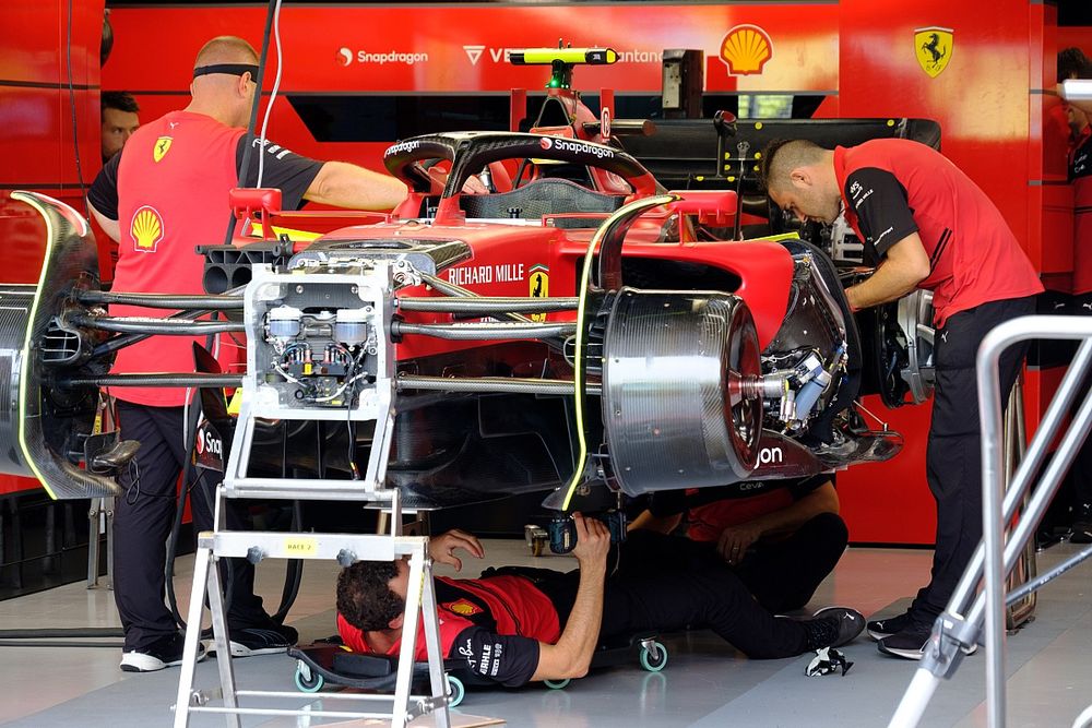 Por qué Ferrari ha detenido actualizaciones influenciado por Red Bull