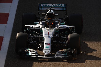 Hamilton sous enquête pour sa manœuvre à l'entrée des stands