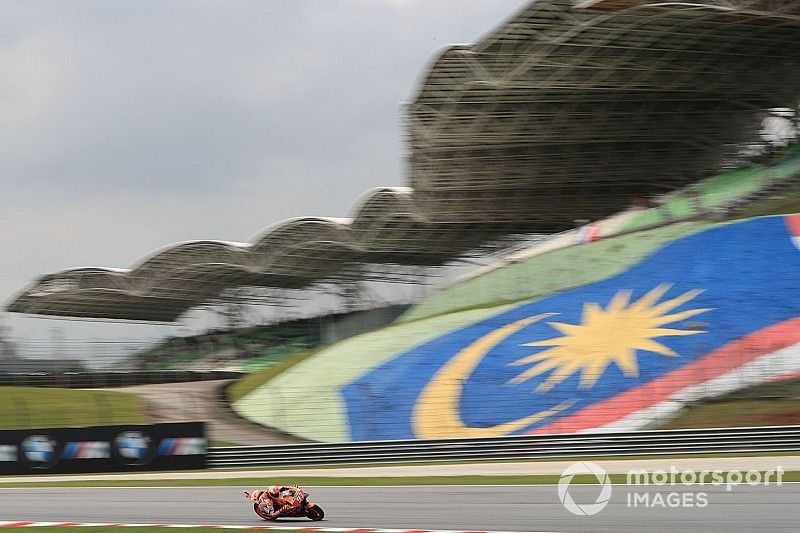 Los pilotos de MotoGP piden adelantar una hora la carrera de Sepang