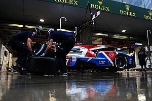 La carrera en Shanghai se detuvo debido a fuertes lluvias