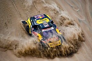 Dakar, Loeb: "Avevamo un gran ritmo e stavamo per vincere, ma si è rotta la trasmissione!"