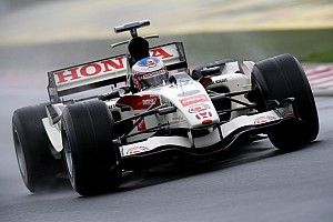 F1開幕記念。ホンダ・ウエルカムプラザ青山で、歴代F1マシン4台を展示するイベントがスタート