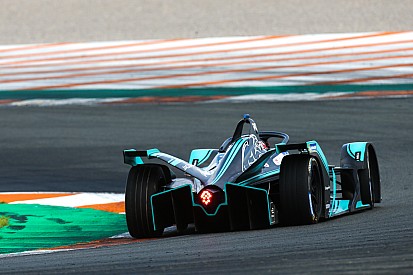 Videó: elemeire bontották a második generációs Formula E-autót