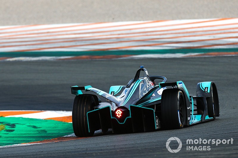 Videó: elemeire bontották a második generációs Formula E-autót