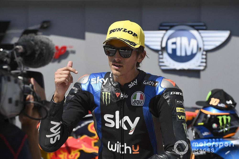 Rossi: "Luca dovrebbe pensare al Mondiale, poi alla MotoGP"