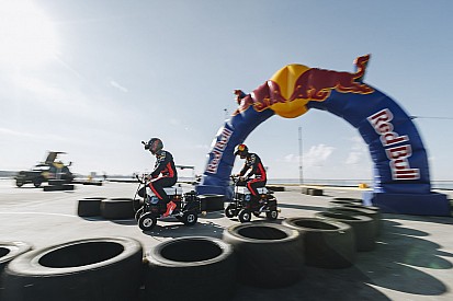 VIDEO: Verstappen en Albon racen met koelboxen in Melbourne