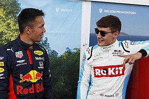 Verstappen rebate Russell e manda inglês “cuidar do próprio carro”