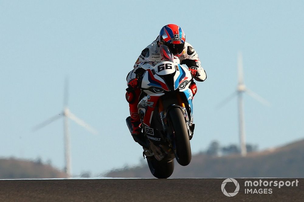 Sykes reste chez BMW pour la saison 2021 de WSBK
