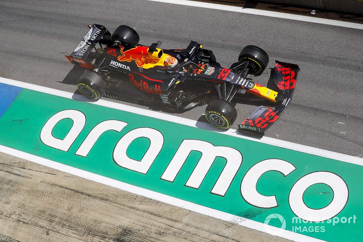 Verstappen nyerte az FP2-t a Stájer Nagydíjon, Ricciardo nagyot csattant, Vettel csak a 16.