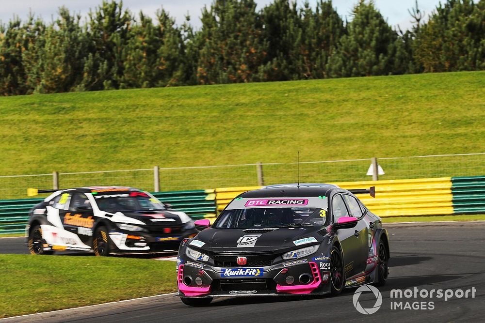 Croft BTCC: Cook wins, Sutton mounts comeback charge