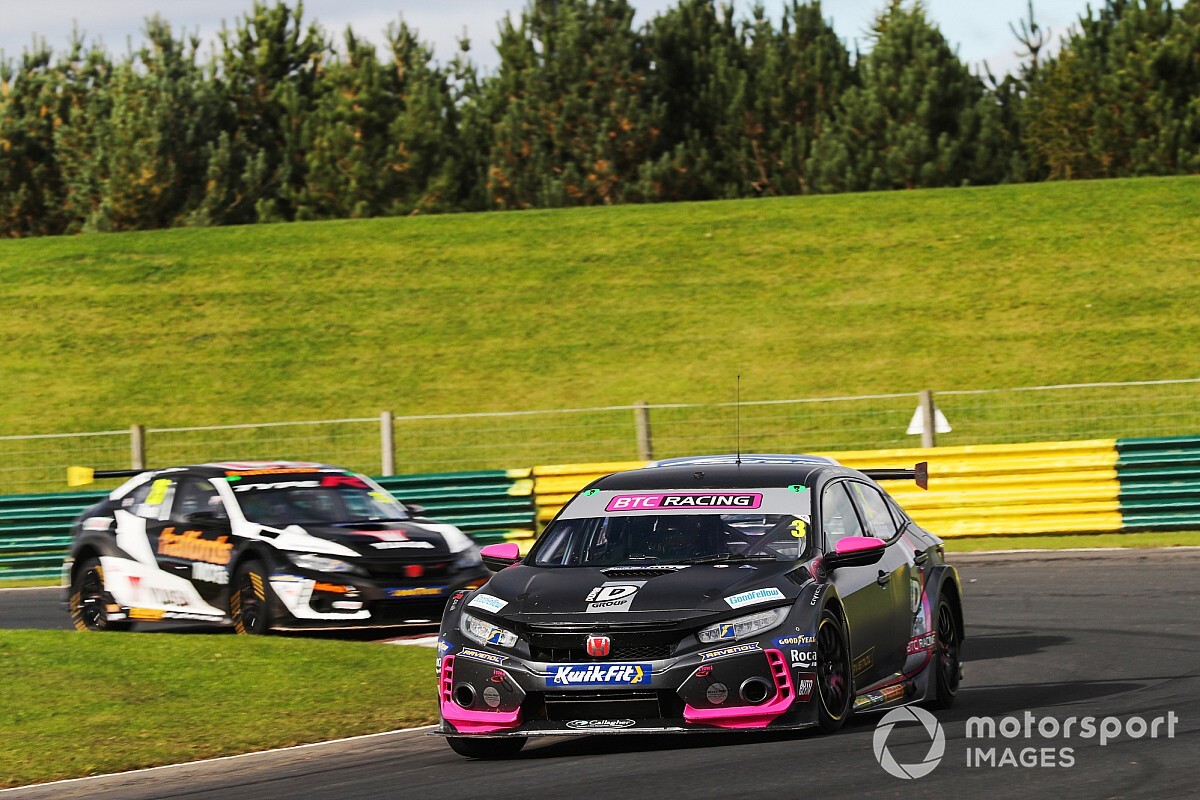 Croft BTCC: Cook wins, Sutton mounts comeback charge