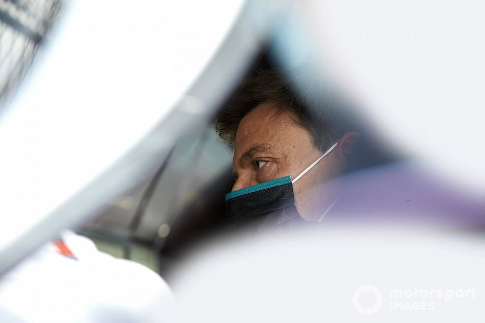 Mercedes: l’incertezza su Wolff si ripercuote sul team?