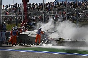 Vídeo: un accidente bestial pone fin al domingo de la F2 en Sochi