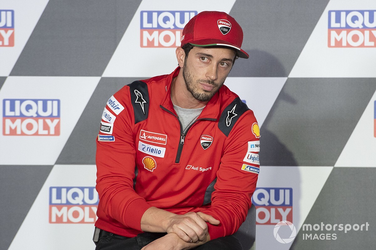 Yamaha piensa en cambiar a Lorenzo por Dovizioso como probador